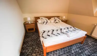 Hotel Vikt�ria S�rv�r