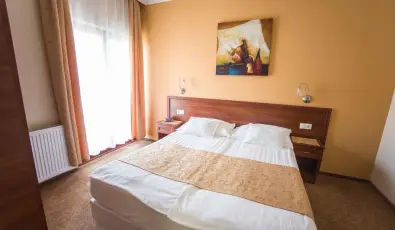 Hotel Vikt�ria S�rv�r