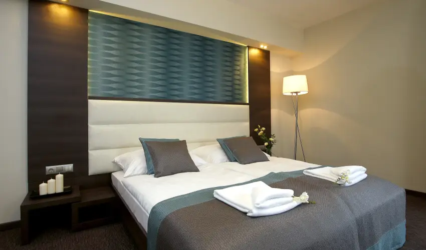 Hotel Villa V�lgy Eger - M�rcius 15. (min. 3 �j)