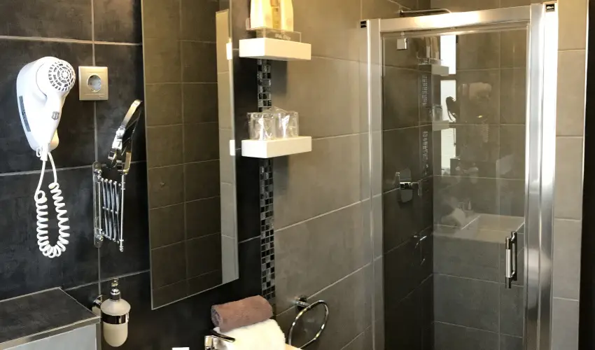 Hotel Villa V�lgy Eger - M�rcius 15. (min. 3 �j)