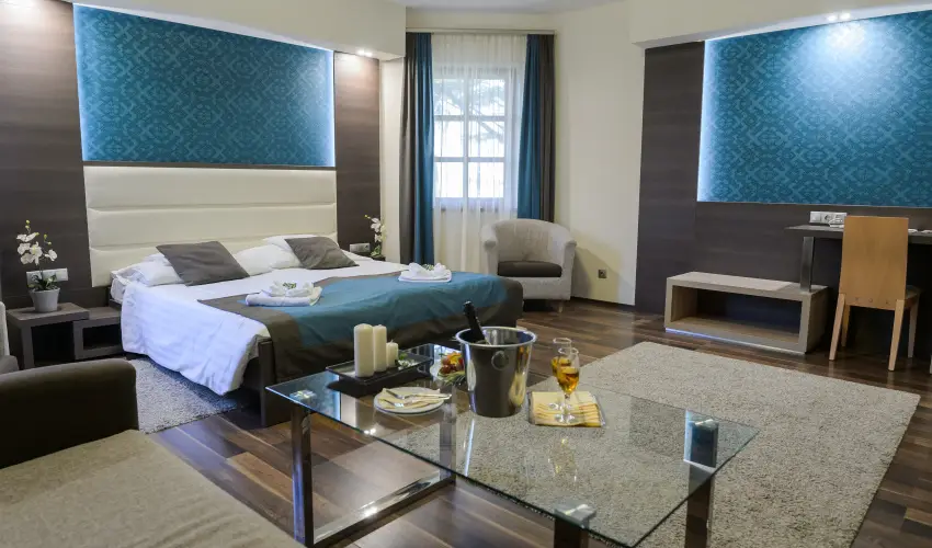 Hotel Villa V�lgy Eger - M�rcius 15. (min. 3 �j)