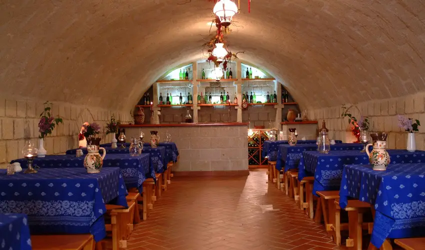 Hotel Villa V�lgy Eger - M�rcius 15. (min. 3 �j)