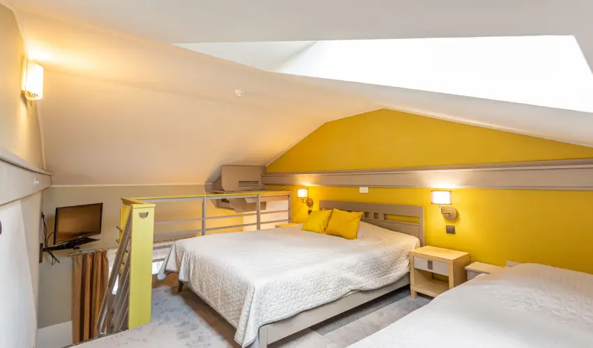 Hotel Visegr�d Visegr�d - M�rcius 15. (min. 2 �j)