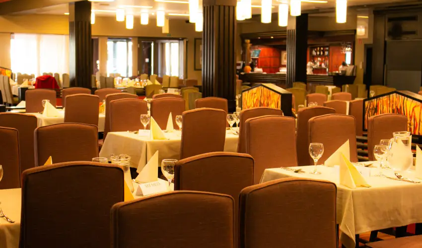 Hotel Visegr�d Visegr�d - M�rcius 15. (min. 2 �j)