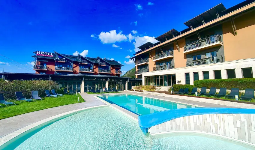 Hotel Visegr�d Visegr�d - M�rcius 15. (min. 2 �j)