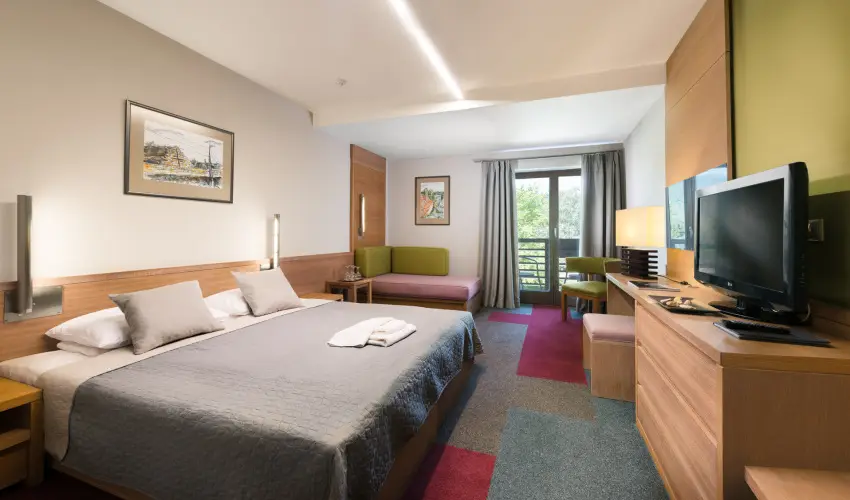 Hotel Visegr�d Visegr�d - M�rcius 15. (min. 2 �j)