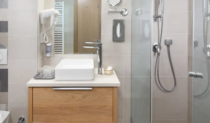 Hotel Visegr�d Visegr�d - M�rcius 15. (min. 2 �j)