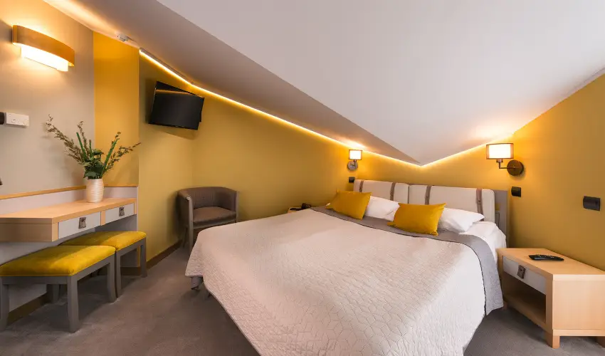 Hotel Visegr�d Visegr�d - M�rcius 15. (min. 2 �j)