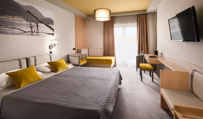 Hotel Visegr�d Visegr�d - M�rcius 15. (min. 2 �j)