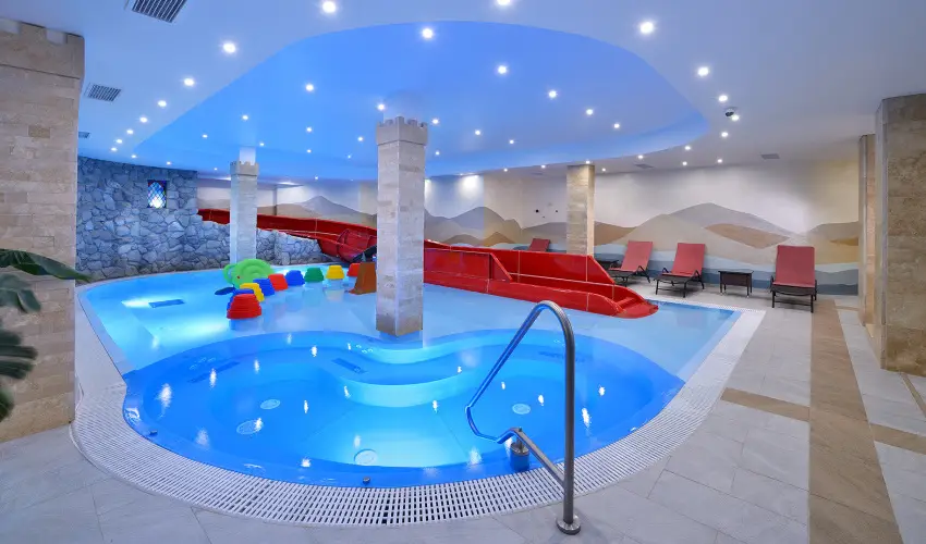 Hotel Visegr�d Visegr�d - M�rcius 15. (min. 2 �j)
