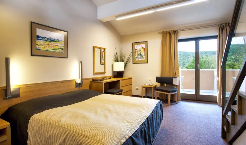 Hotel Visegr�d Visegr�d - M�rcius 15. (min. 2 �j)