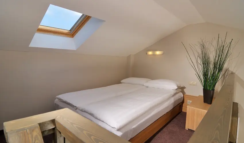 Hotel Visegr�d Visegr�d - M�rcius 15. (min. 2 �j)