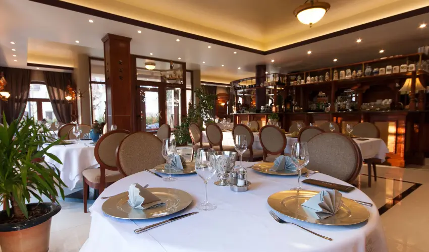 Hotel Xavin Hark�ny - M�rcius 15.