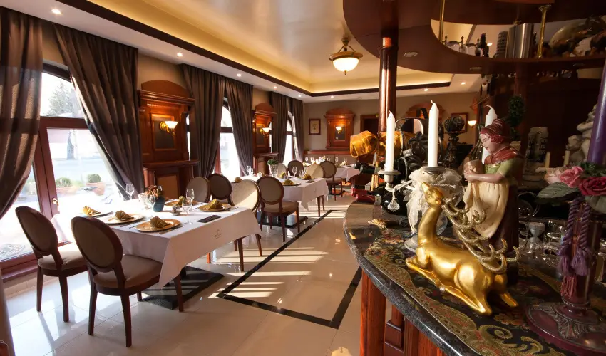 Hotel Xavin Hark�ny - M�rcius 15.