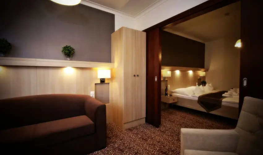 Hotel Xavin Hark�ny - M�rcius 15.