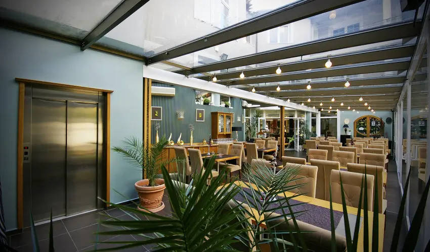 Hotel Xavin Hark�ny - M�rcius 15.