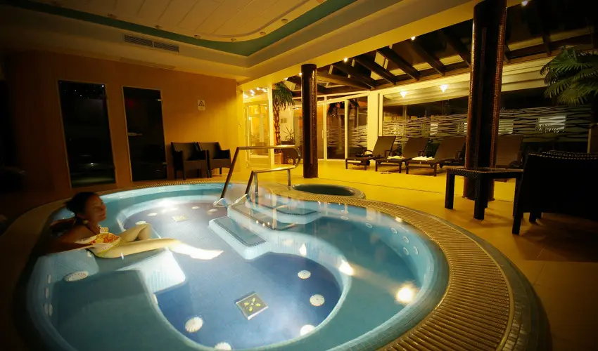 Hotel Xavin Hark�ny - M�rcius 15.
