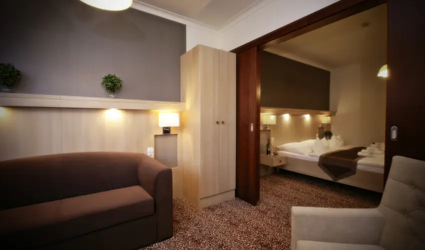 Hotel Xavin Hark�ny - M�rcius 15.