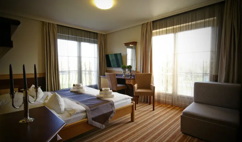 Hotel Xavin Hark�ny - M�rcius 15.