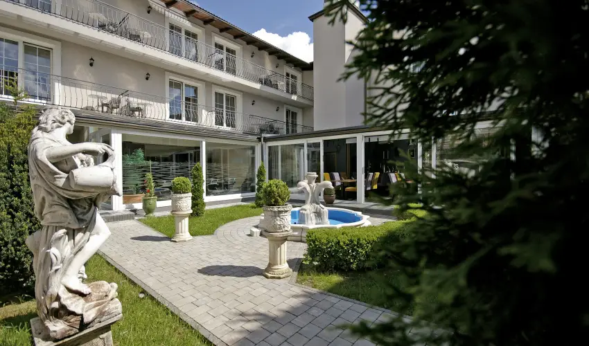Hotel Xavin Hark�ny - M�rcius 15.