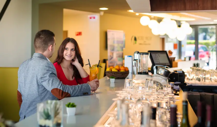 Hotel Yacht Wellness & Business Si�fok - M�rcius 15. - teljes el�refizet�ssel