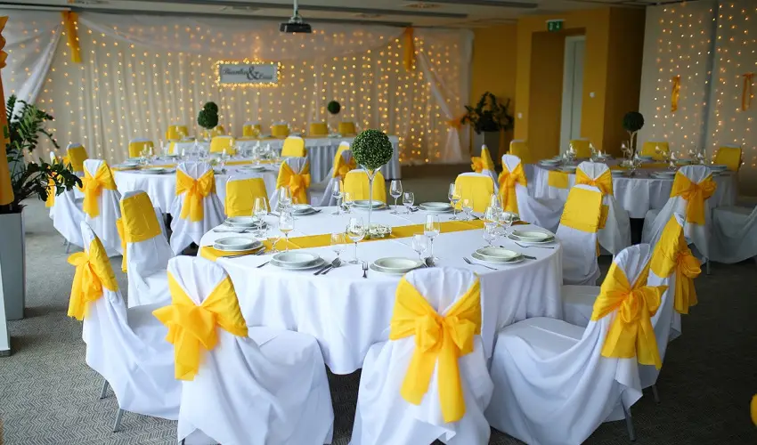 Hotel Yacht Wellness & Business Si�fok - M�rcius 15. - teljes el�refizet�ssel
