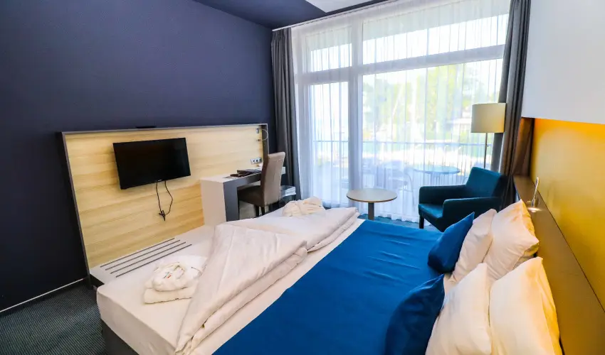 Hotel Yacht Wellness & Business Si�fok - M�rcius 15. - teljes el�refizet�ssel