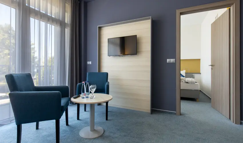Hotel Yacht Wellness & Business Si�fok - M�rcius 15. - teljes el�refizet�ssel