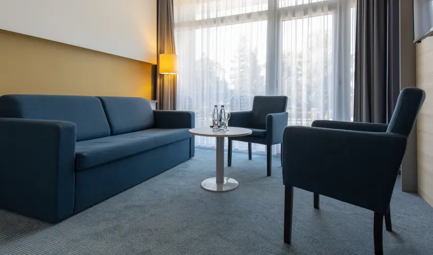 Hotel Yacht Wellness & Business Si�fok - M�rcius 15. - teljes el�refizet�ssel