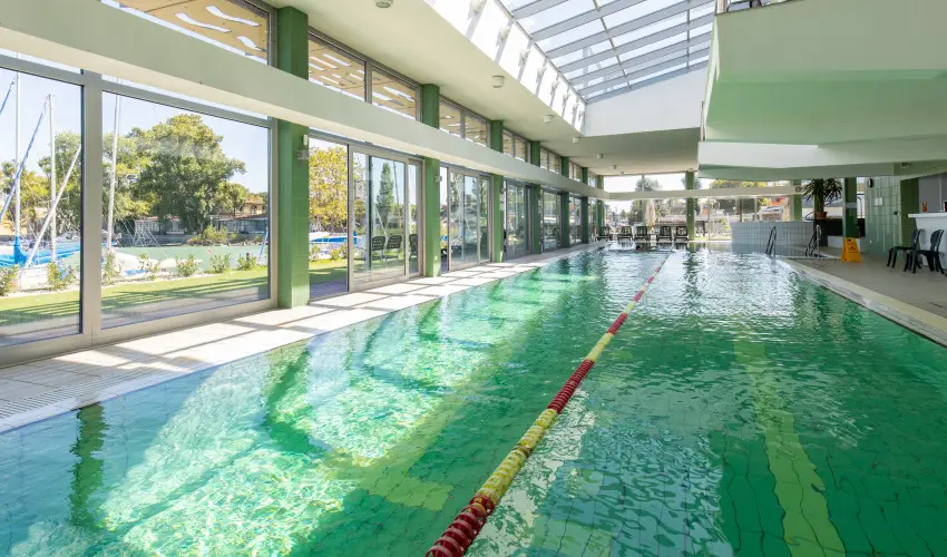 Hotel Yacht Wellness & Business Si�fok - M�rcius 15. - teljes el�refizet�ssel