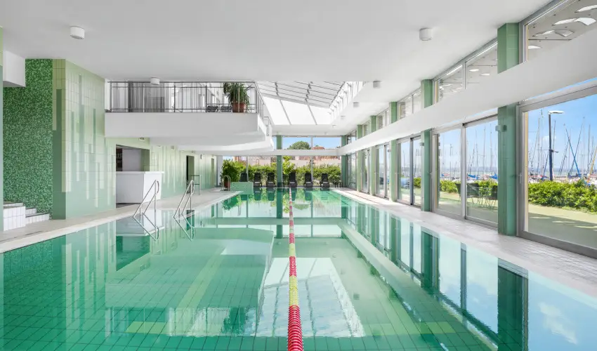 Hotel Yacht Wellness & Business Si�fok - M�rcius 15. (min. 2 �j)