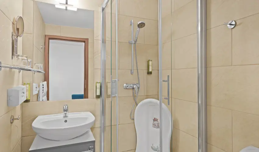 Hotel Yacht Wellness & Business Si�fok - M�rcius 15. (min. 2 �j)