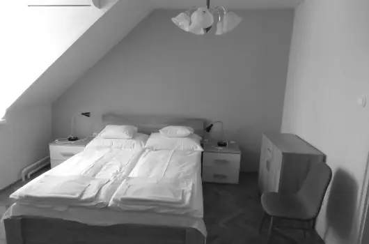 Therm�l Apartmanh�z - M�rcius 15.