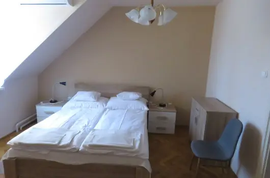 Therm�l Apartmanh�z - M�rcius 15.