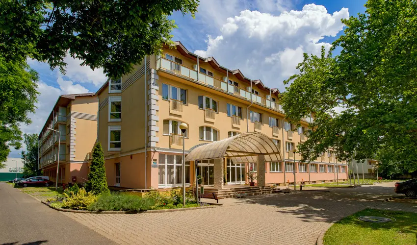 Hungarospa Thermal Hotel Hajd�szoboszl� - M�rcius 15. 