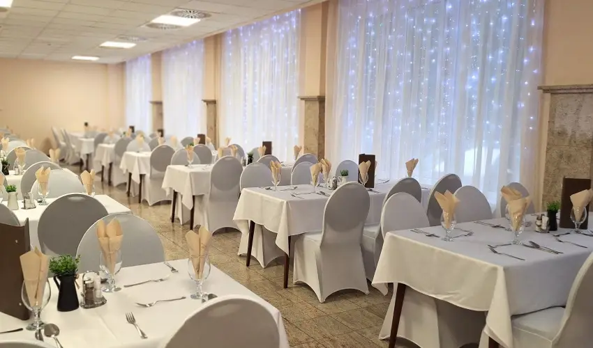 Hungarospa Thermal Hotel Hajd�szoboszl� - M�rcius 15. 