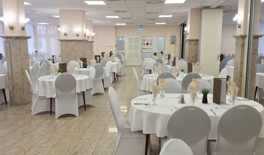 Hungarospa Thermal Hotel Hajd�szoboszl� - M�rcius 15. 