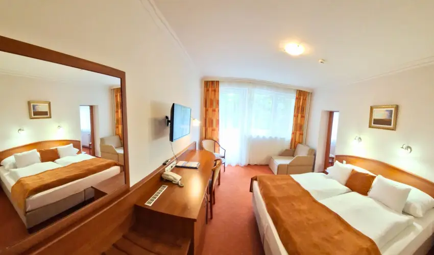 Hungarospa Thermal Hotel Hajd�szoboszl� - M�rcius 15. 