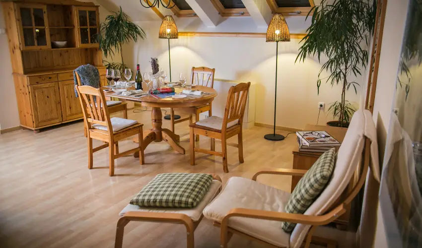 Imola Udvarh�z Eger - M�rcius 15.  (min. 2 �j)