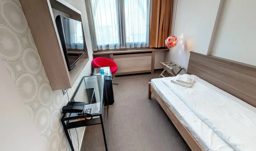 Imola Udvarh�z Eger - M�rcius 15.  (min. 2 �j)