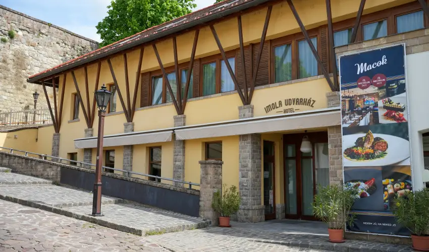 Imola Udvarh�z Eger - M�rcius 15.  (min. 2 �j)