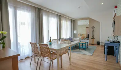 Imola Udvarh�z Eger