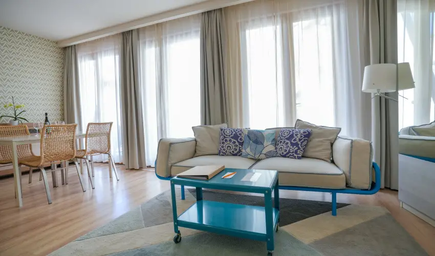 Imola Udvarh�z Eger - M�rcius 15.  (min. 2 �j)