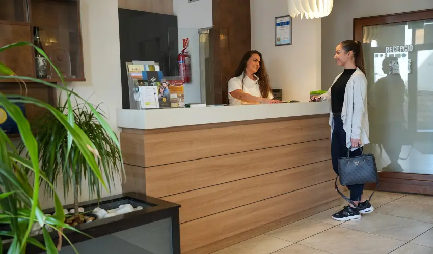 Imola Udvarh�z Eger - M�rcius 15.  (min. 2 �j)