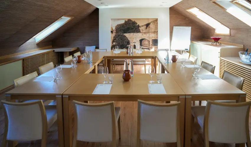 Imola Udvarh�z Eger - M�rcius 15.  (min. 2 �j)