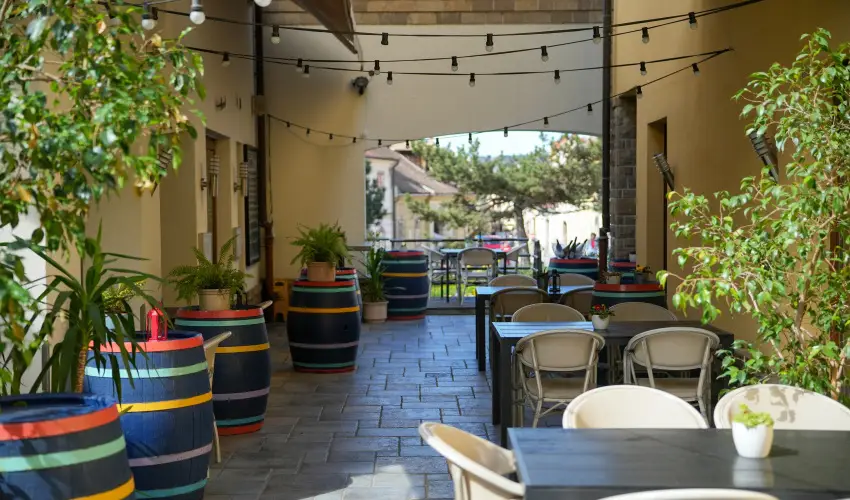 Imola Udvarh�z Eger - M�rcius 15.  (min. 2 �j)