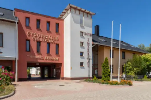 Hotel Imperial Gy�gysz�ll� - M�rcius 15.  (min. 2 �j)