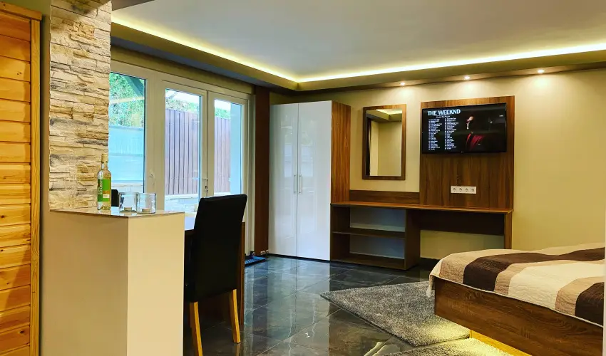 The Jakuzzi Room Miskolctapolca - M�rcius 15.