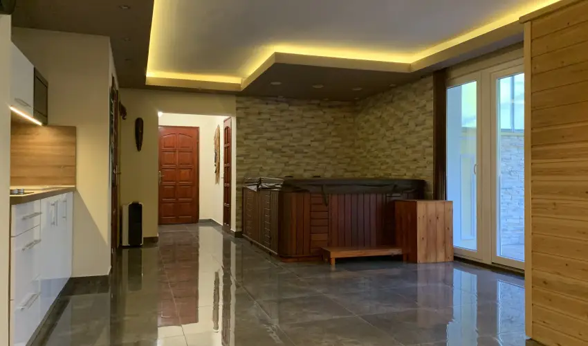 The Jakuzzi Room Miskolctapolca - M�rcius 15.