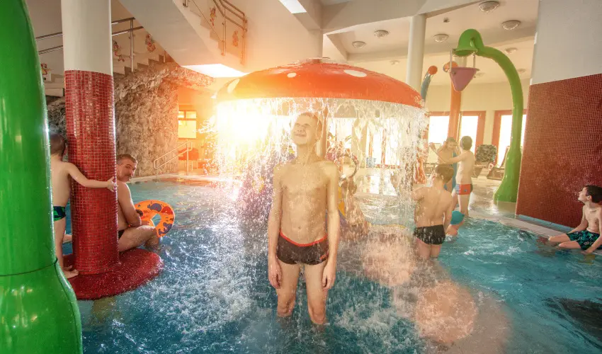 Vulk�n Wellness Hotel �s Kemping Celld�m�lk - M�rcius 15. (min. 2 �j)
